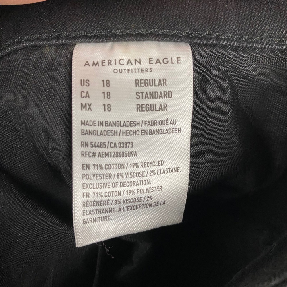 American Eagle Dream Stretch Distressed Destroyed Black Jegging Womens 18 NEW - Picture 10 of 16